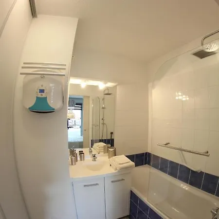 Bel T2,calme Et Lumineux, Climatise Avec Balcon, Proche Du Centre Avec Parking Prive * Agen