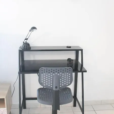 Bel T2,calme Et Lumineux, Climatise Avec Balcon, Proche Du Centre Avec Parking Prive * Agen