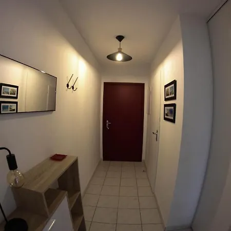Bel T2,calme Et Lumineux, Climatise Avec Balcon, Proche Du Centre Avec Parking Prive Agen